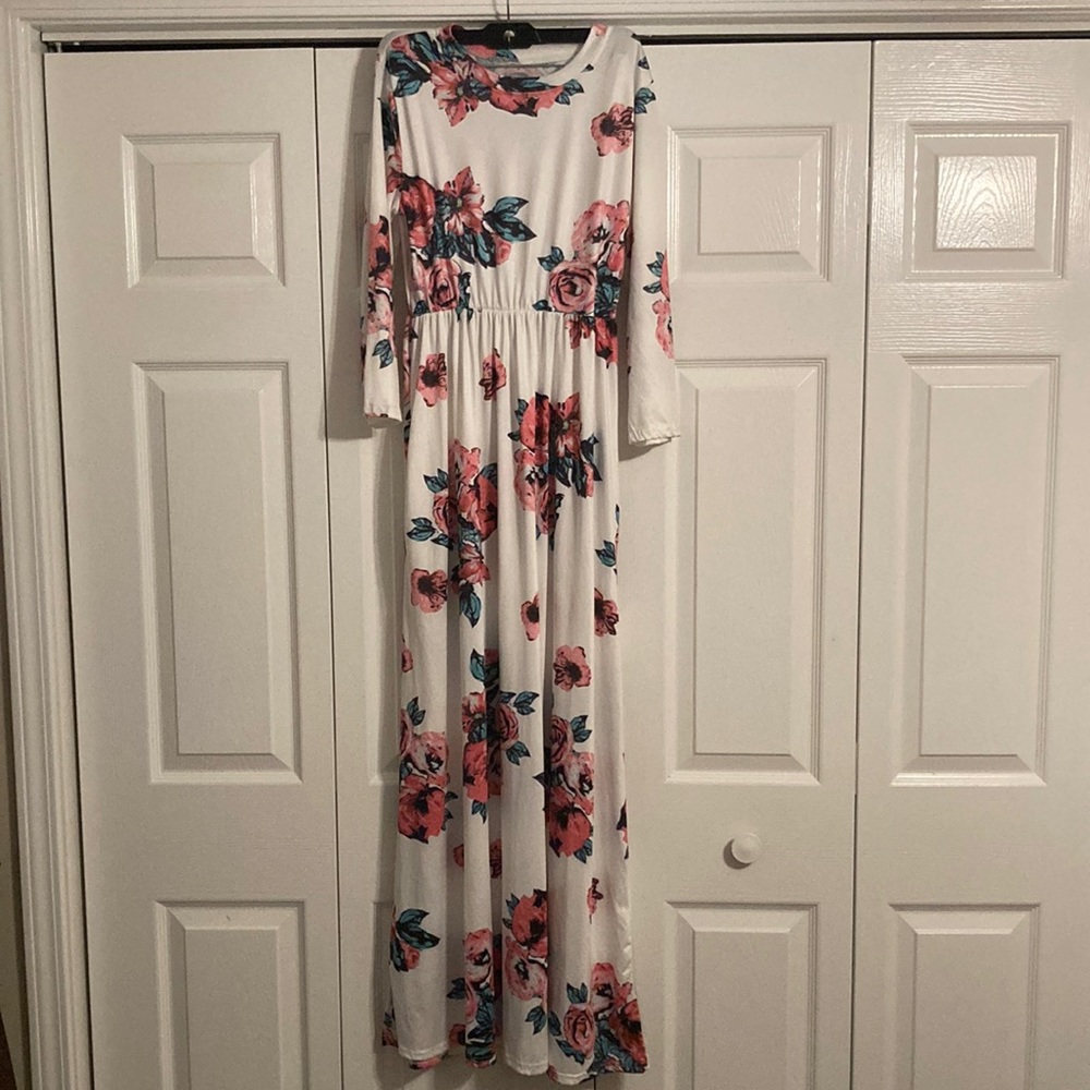 L/XL White Floral Maxi